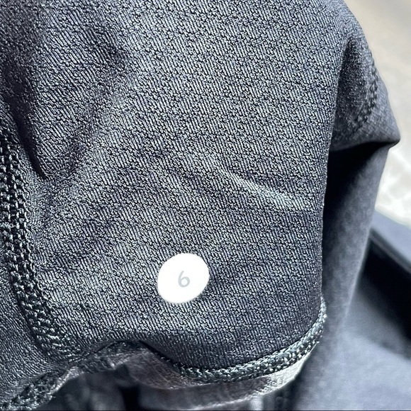 Lululemon Run Tame Me Tank size 6 - Picture 11 of 12